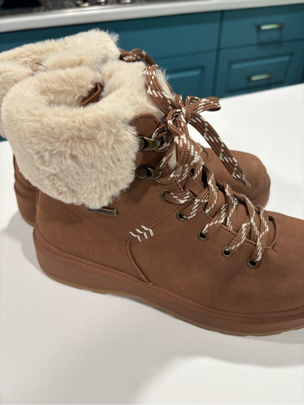 NWOT Skechers Waterproof Boots Size 8 - Picture 3 of 8